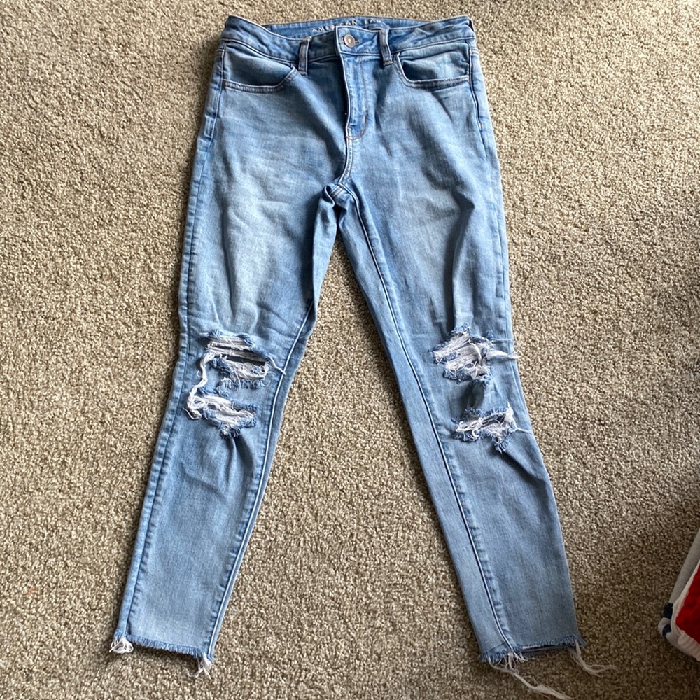 Light wash American Eagle Jeans
